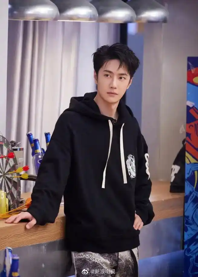 微博年度人气电影剧集综艺都有王一博# .#微博年度人气电影 - 抖音