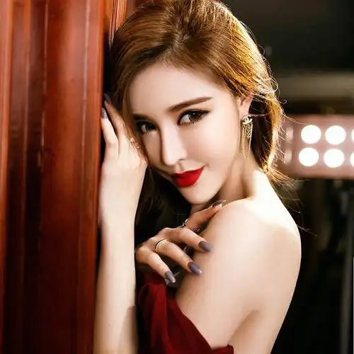 烟熏妆 - 演员ada王一霏 唱吧,玩音乐,就上唱吧!