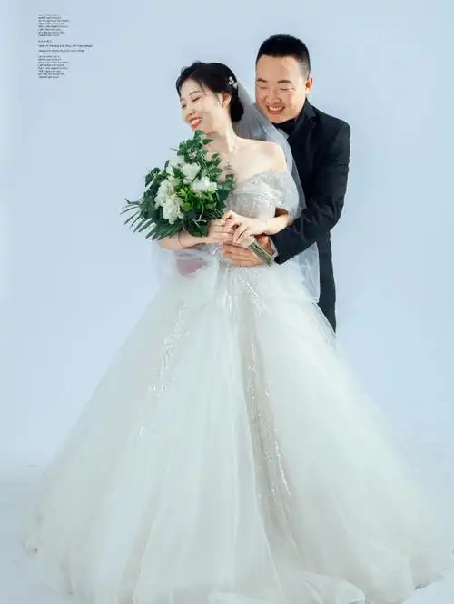 没有修过的结婚照,感觉拍的还不错#晒晒我的结婚照  ,感觉没必要出