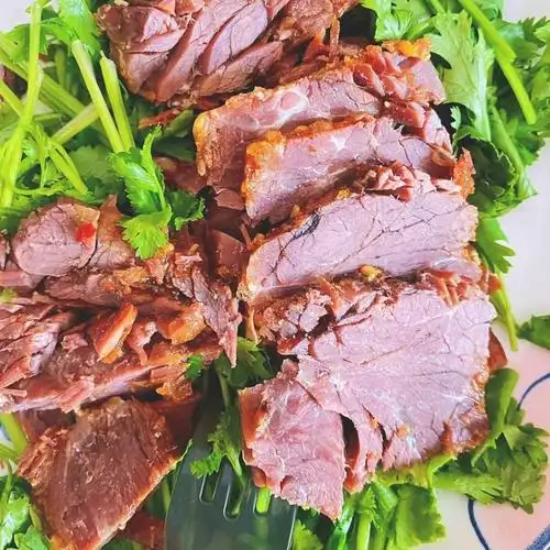 艾克拜尔牛羊肉怎么样 一摆盘惊呆众人的秘制牛肉_什么值得买