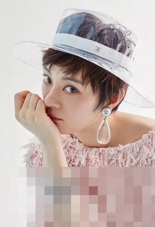 适合方脸女生的短发发型图片集个性玩新颖度的女生短发打造2