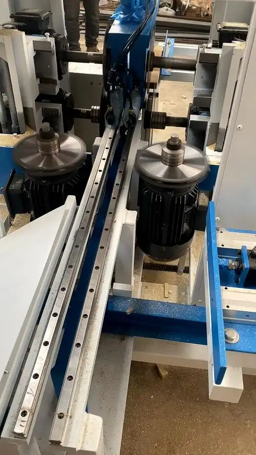 #木工机械设备#木工自动双端出榫机最短13公分一次完成-度小视