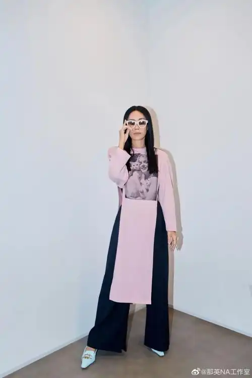 那英的歌手造型不上个热搜,说不过去啊!