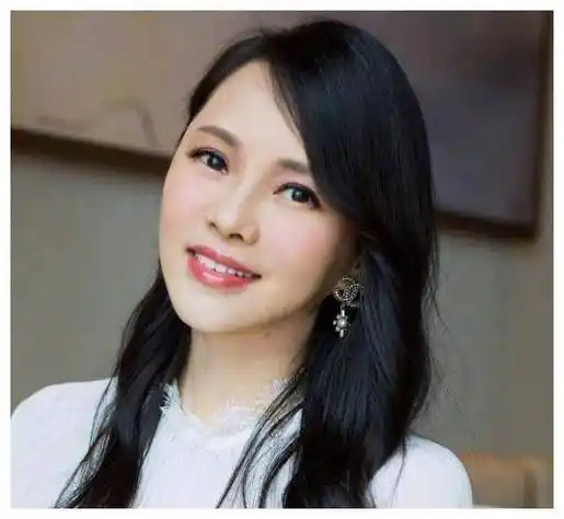 而且伊能静在生女儿之前,已经被医生告知很难怀孕了.