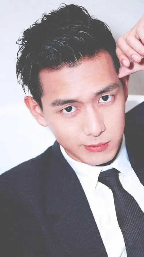 首页 手机壁纸 明星 李现帅气撩人写真手机壁纸上一张 下一张 标签