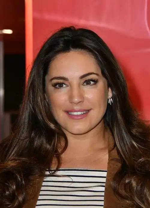 最性感的英国女星凯莉布鲁克难掩昔日性感女神风采