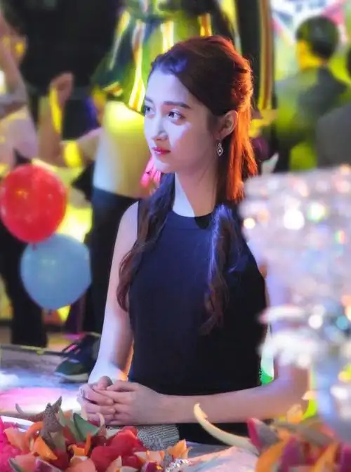 关晓彤甜蜜暴击5套服装曝光红毯有这审美绝对没人喷了