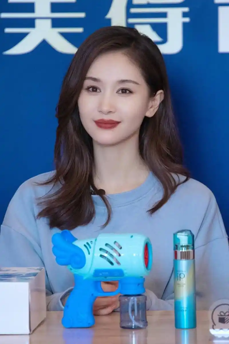 王子文的"变形记",太成功了!