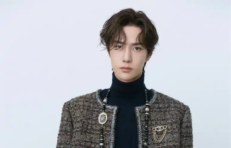 超帅王一博最新壁纸_时尚酷帅王一博