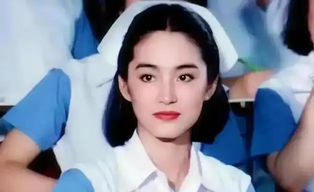 当内地四美遇到港台四美,赢了古装输了时装,赢了皮相输了骨相|林青霞