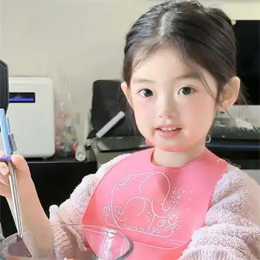 乖巧可人的优质小女孩头像 天真的小女孩头像合集