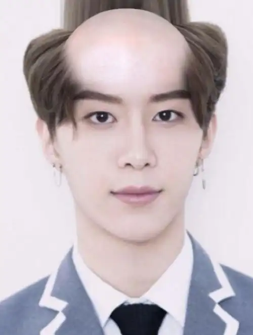 百分九集体变秃头蔡徐坤帅气消失,陈立农垮掉,只有他颜值依旧_网易订