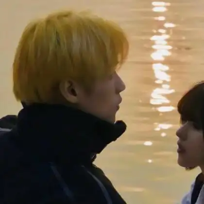 真人情侣头像一左一右配对高冷图片