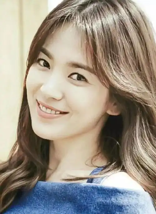 刘海属于你"正三角脸,也就是上窄下宽,这样的脸型一般发型师会告诉你