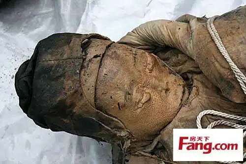 震惊!明代不腐女尸出土 五官完好身份悬疑(图)