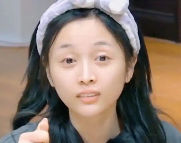 原创吴宣仪被吐槽素颜丑造型土她晒美照直言这个圈子女孩不被善待