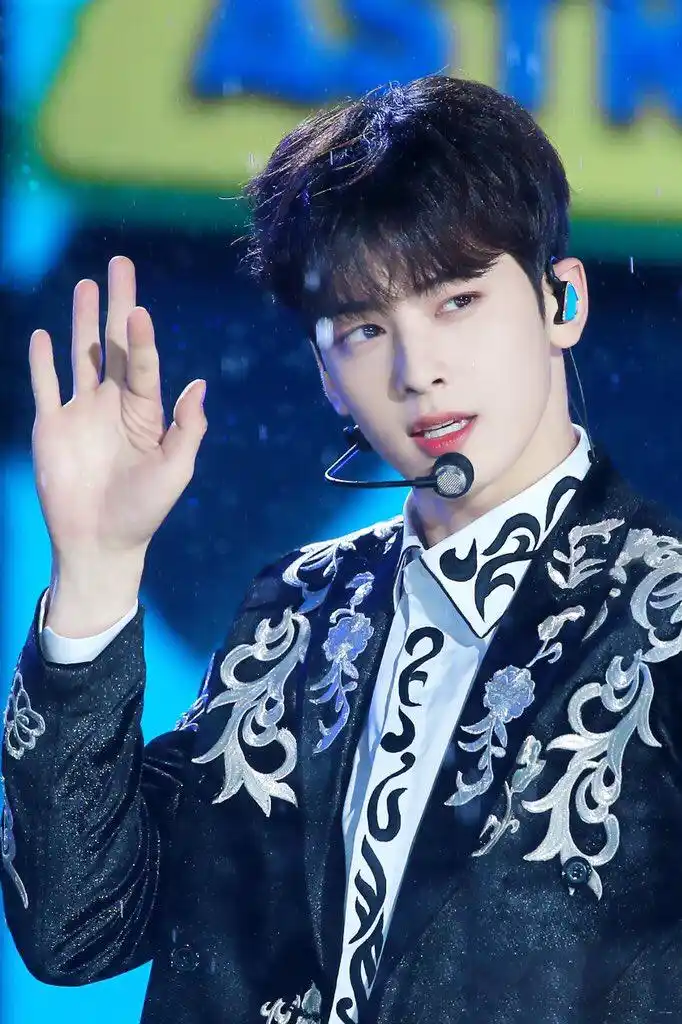 韩国四代男团公认神颜:车银优,李泰容,赖冠霖上榜,他争议最大