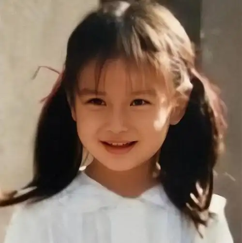 杨颖刚开始演艺生涯的时候,她的演技真的是灵动得让人眼前一亮.