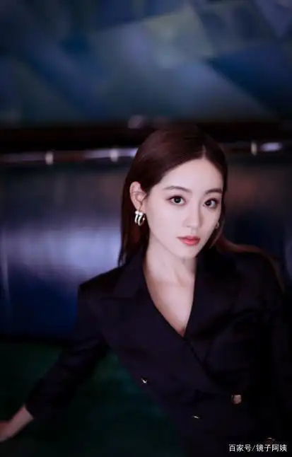 看看祝绪丹的时尚造型,解读西装控的秘密