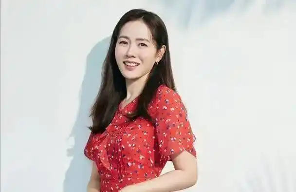 孙艺珍带老公玄彬和儿子一块出去春游网友我不相信坐等反转