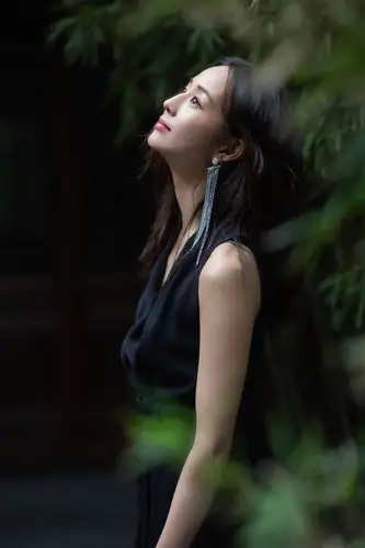 张钧甯气质优雅实力宠粉 时尚领域惊喜不断