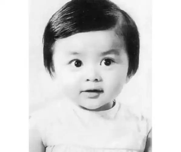 朱茵小时候,美就一个字