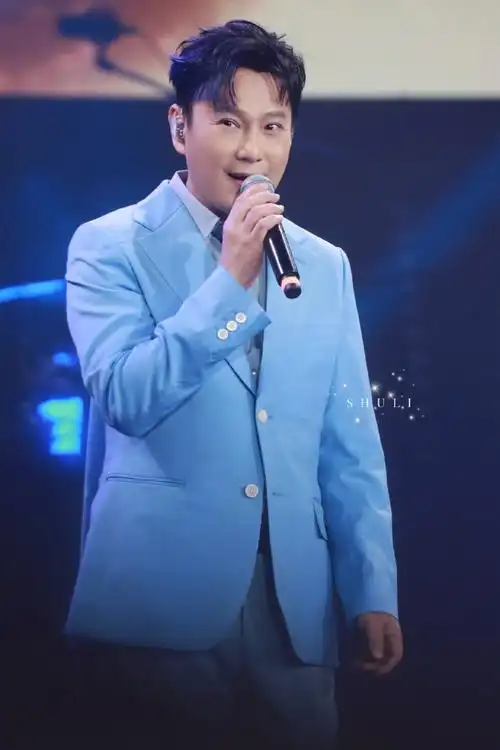 济南商演‖饭拍9p‖禁商专栏 · 张信哲截修图/饭拍图产出合集