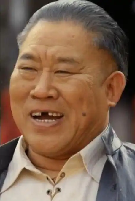 这个"最丑"男演员,找妻子要求漂亮一点,贤惠一些,个头高一些