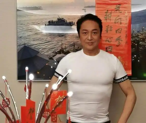 马景涛回应与亲人聚餐被称"破烂拥挤":真不道德,你家有多壕