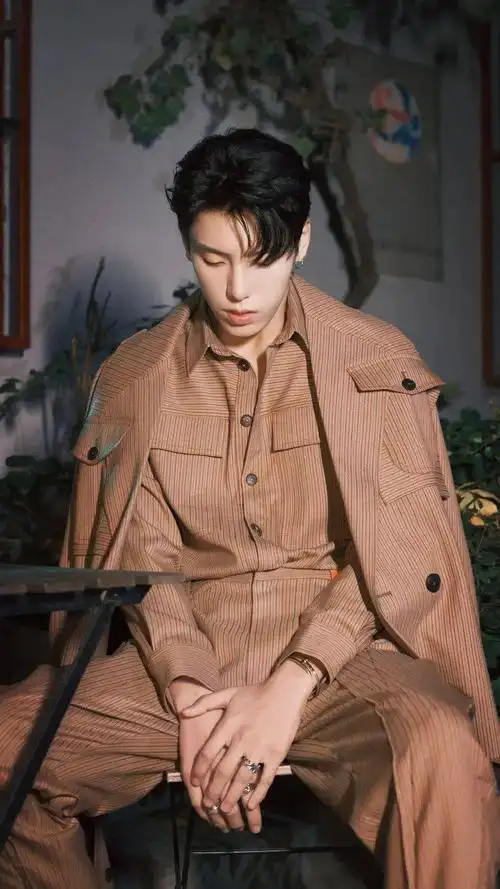 手机壁纸王子异