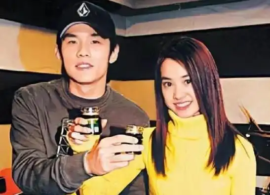 分手19年后再看周杰伦蔡依林互动,昆凌"精明"之处终于明了!