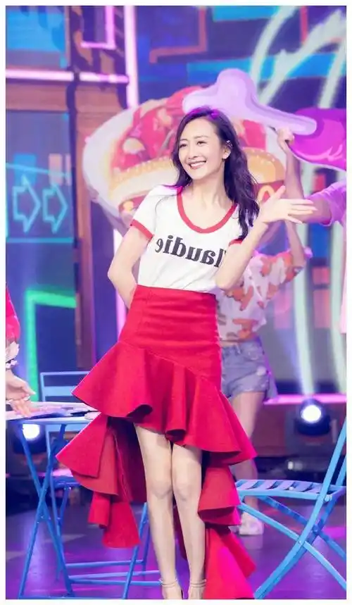 王鸥惊艳美图,独领风骚,如花般绽放,惊艳无限._广大观众_时尚_女神