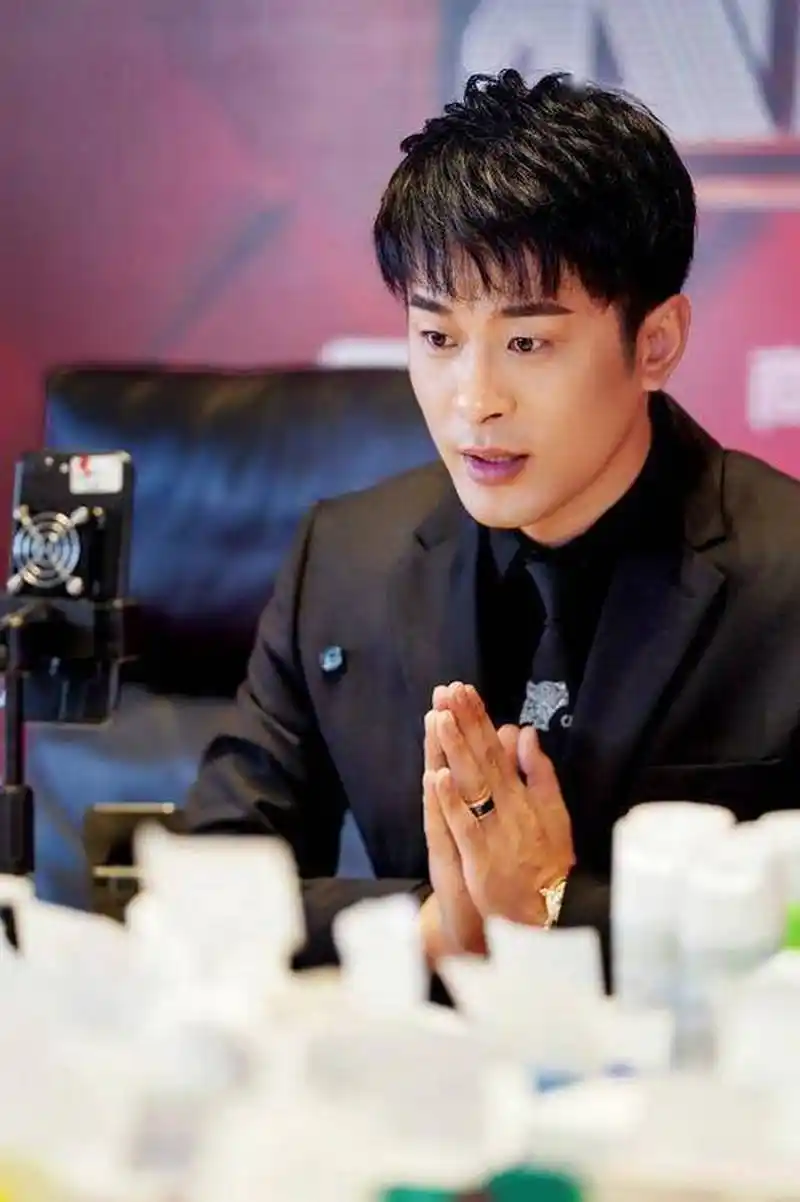 500 万件,一个就挣 5 毛钱,上去 5 分钟就没有了.