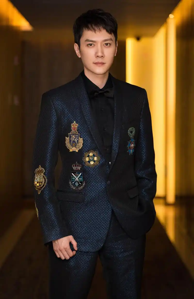 p>冯绍峰,原名冯威,1978年10月7日出生于上海市,中国内地男演员,毕业