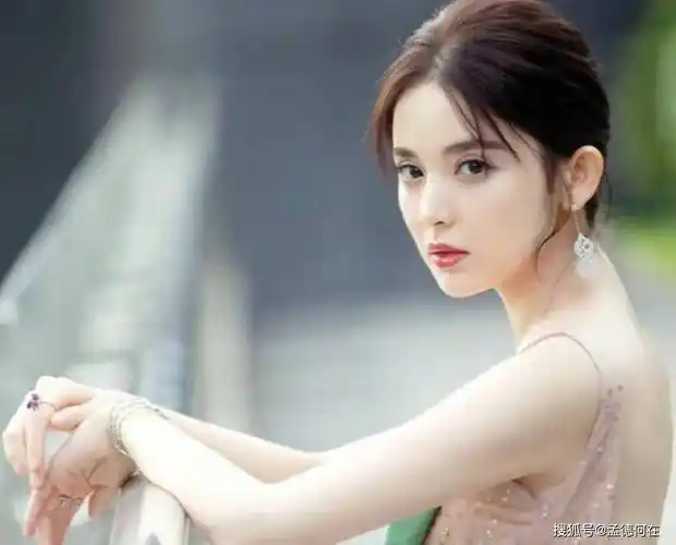 原创讲真古力娜扎这尤物身材内娱没一个能打的