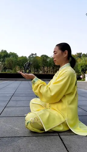 太极拳友欢度重阳佳节