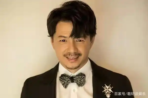 慢慢地也就衰老了,而在演艺圈中,有很多男演员过了60岁不但不显老,还