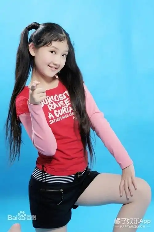 童星出道杨幂赵丽颖撑场这个叫方圆的超女不太简单