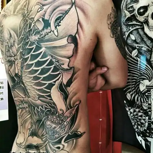 满背鱼完成了,历行将近20多个_纹身吧社区 - 纹身大咖