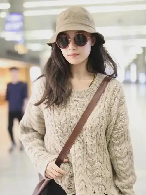 倪妮是怎么做到穿的这么普通还这么漂亮的呢?只能说天生丽质呀!