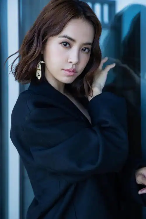 156cm蔡依林剪了摩卡波波头衣服品味直线上升穿出2米8的气场