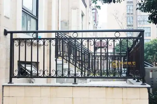 铁艺护栏 – 伟阔高端别墅大门__铁艺楼梯__铁艺栏杆__私人定制铁艺