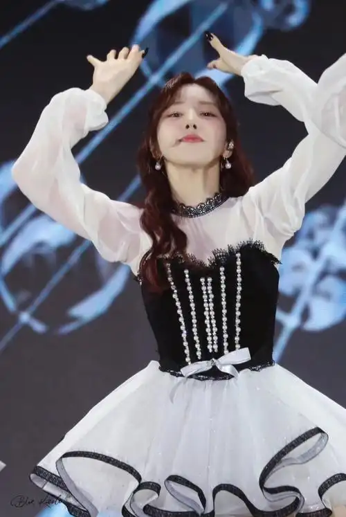 wendy 孙胜完 /图源见logo 676767侵删