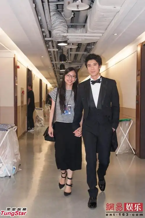 王力宏携老婆观赏江蕙演唱会