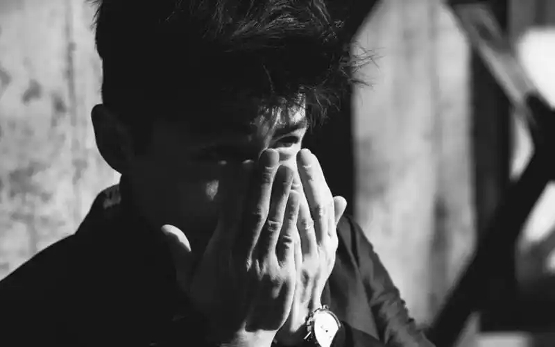 胡歌黑白气质大片桌面壁纸高清大图预览1600x1200_大陆明星下载_美桌