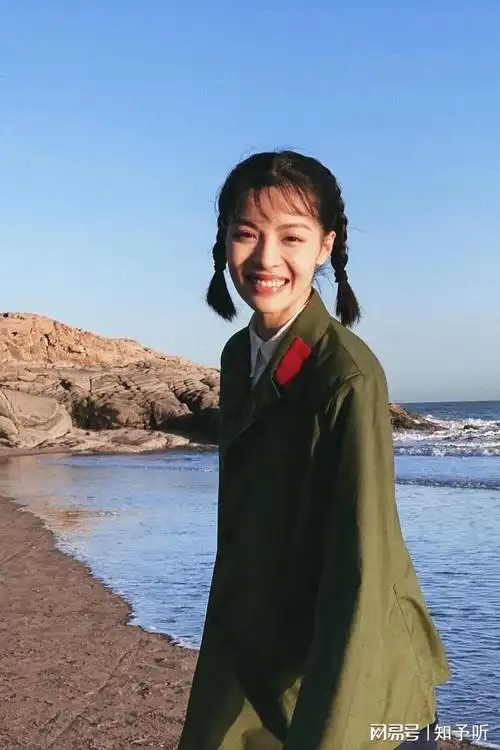 芳华里爆火,王牌里演技渐入佳境,钟楚曦这爆发力都快拽不住了|冯小刚