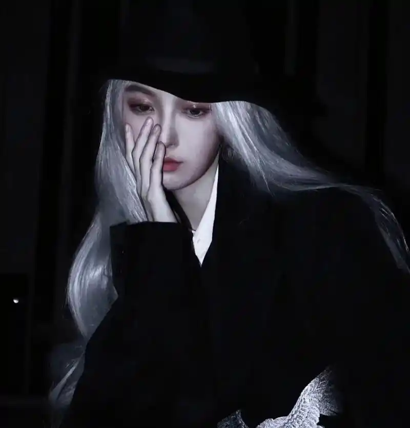 喜欢就应该跳海吗 #黑色头像 #暗黑系 #高冷范 #你要的样 - 抖音