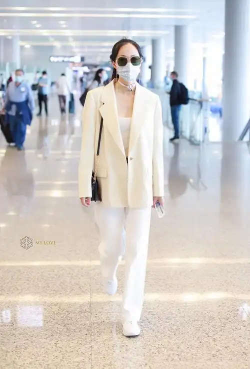 穿西装的女明星咏梅袁泉陈数俞飞鸿梅婷