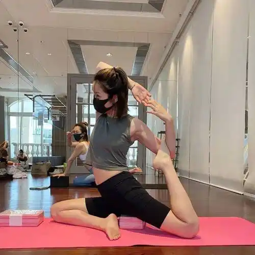 王祖蓝你老婆的身材也太绝了吧