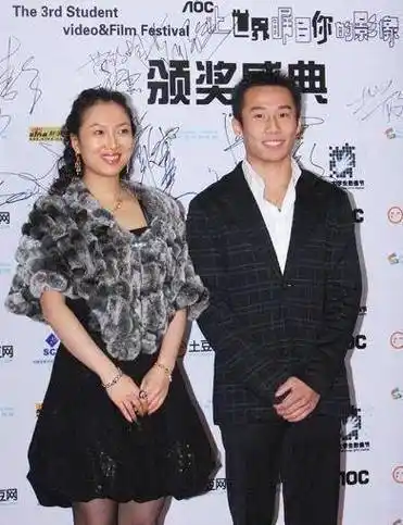 33岁奥运冠军肖钦现状:靠兼职为生,没有固定工作,形象变化大_王媞